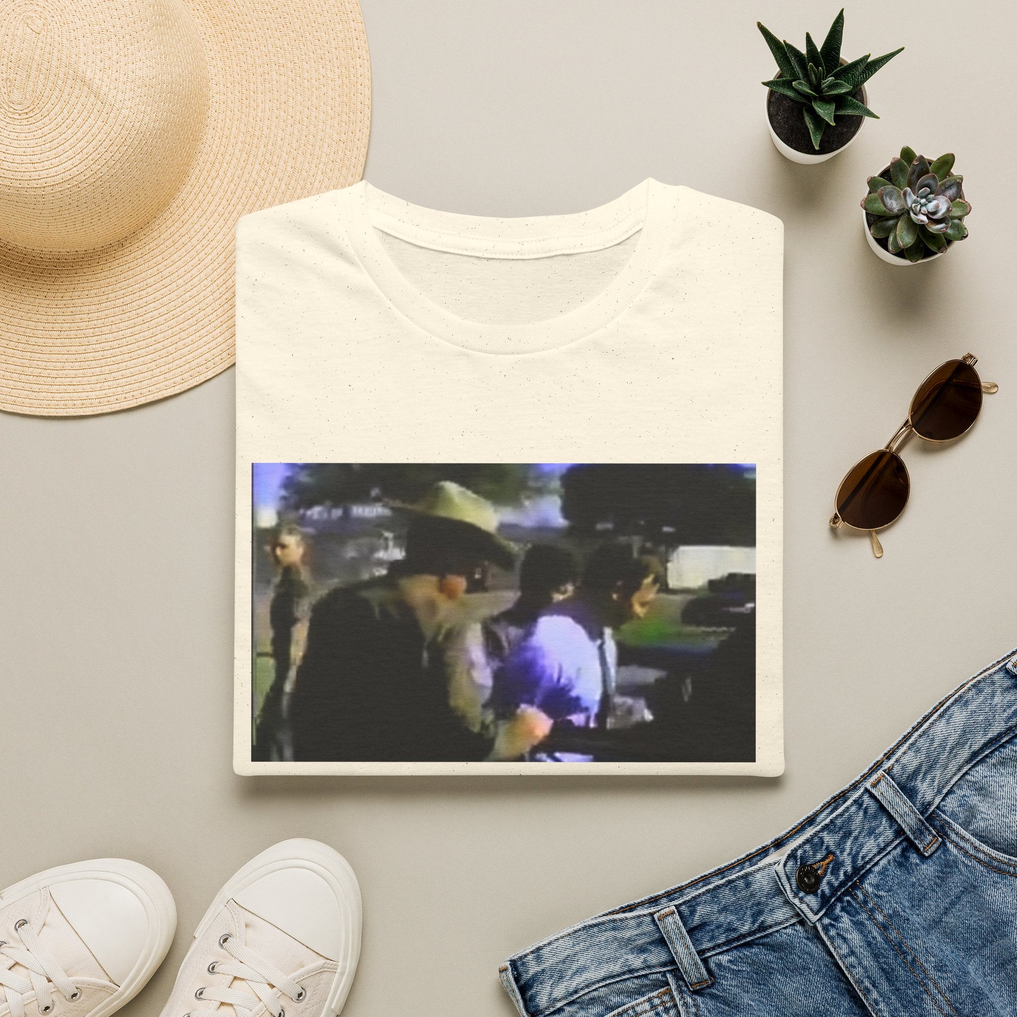 T‑Shirt — "Don't Scan Me Bro" Vintage Photo Graphic Tee